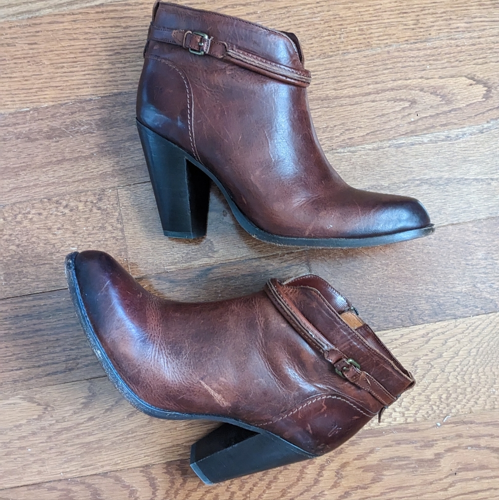 Frye Jenny Seam stacked ankle booties cognac size 10 3.25 inch heel